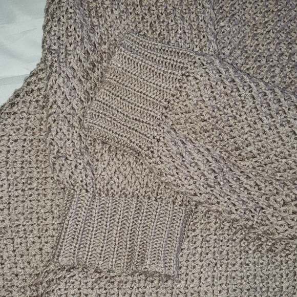 Cuddle sesh sweater - Picture 2 of 4